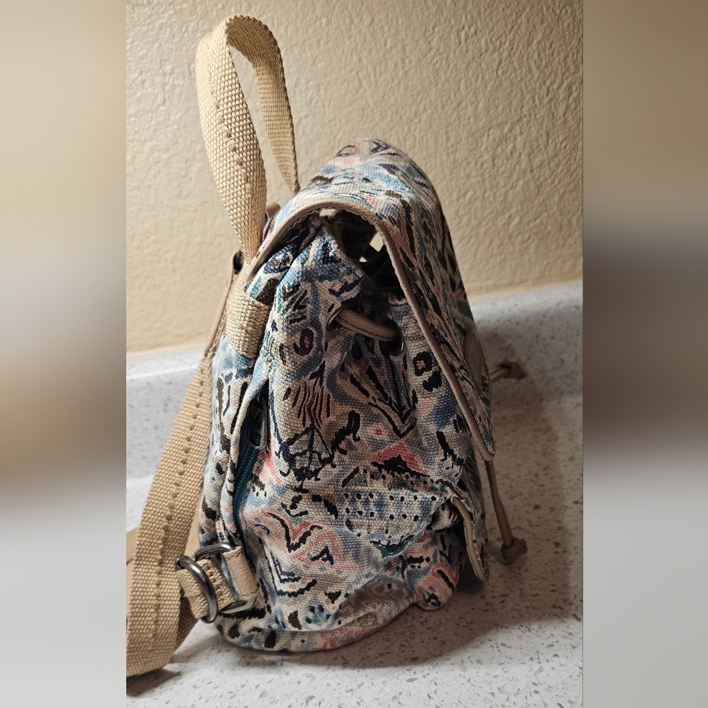 EUC The Sakroots Metro Mini Flap Backpack in Turquoise Brave Beauti - Picture 4 of 11